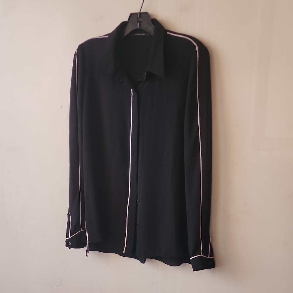 New Without Tag Tahari Black Blouse with White Trim - Picture 2 of 7